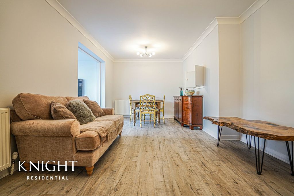 Property photo 2 of 30