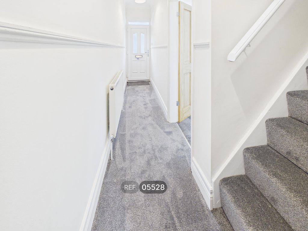 Property photo 3 of 16 Hallway