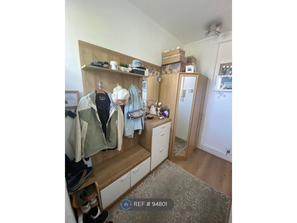 Property photo 3 of 13 Hallway