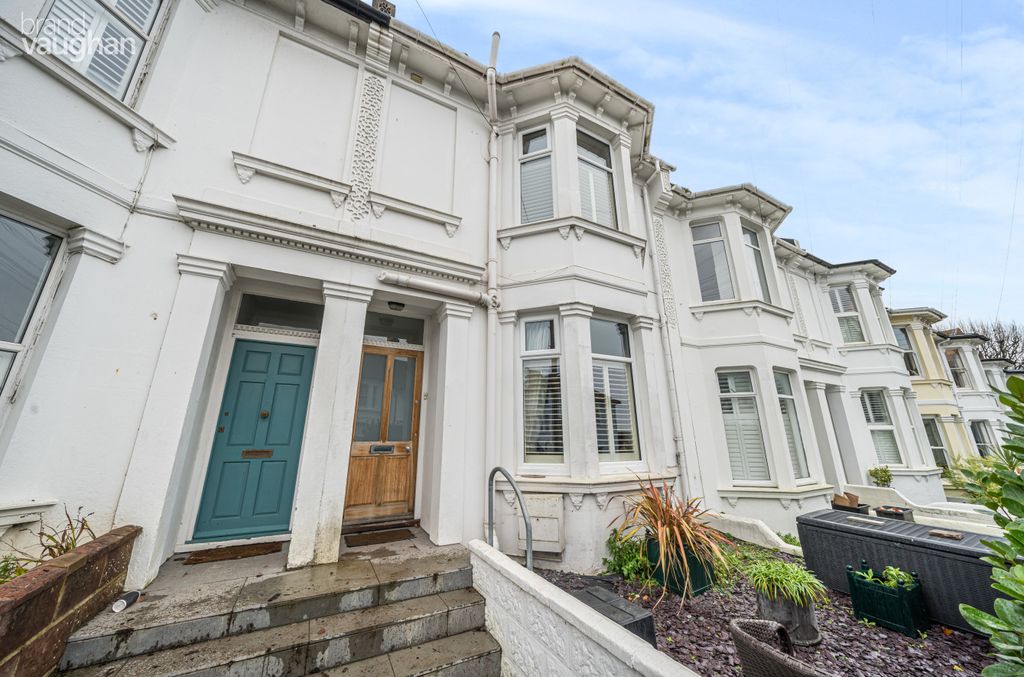 Property photo 1 of 10 External