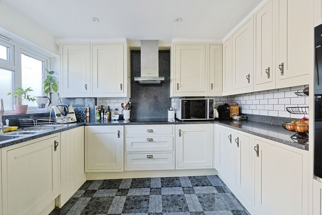 Property photo 1 of 16 Pbox-Img.Jpg