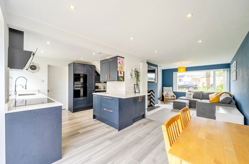 Property photo 2 of 22 1452560-9-6A0B072...