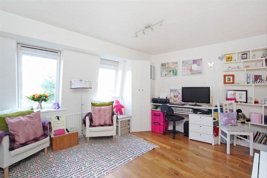 Property photo 3 of 5