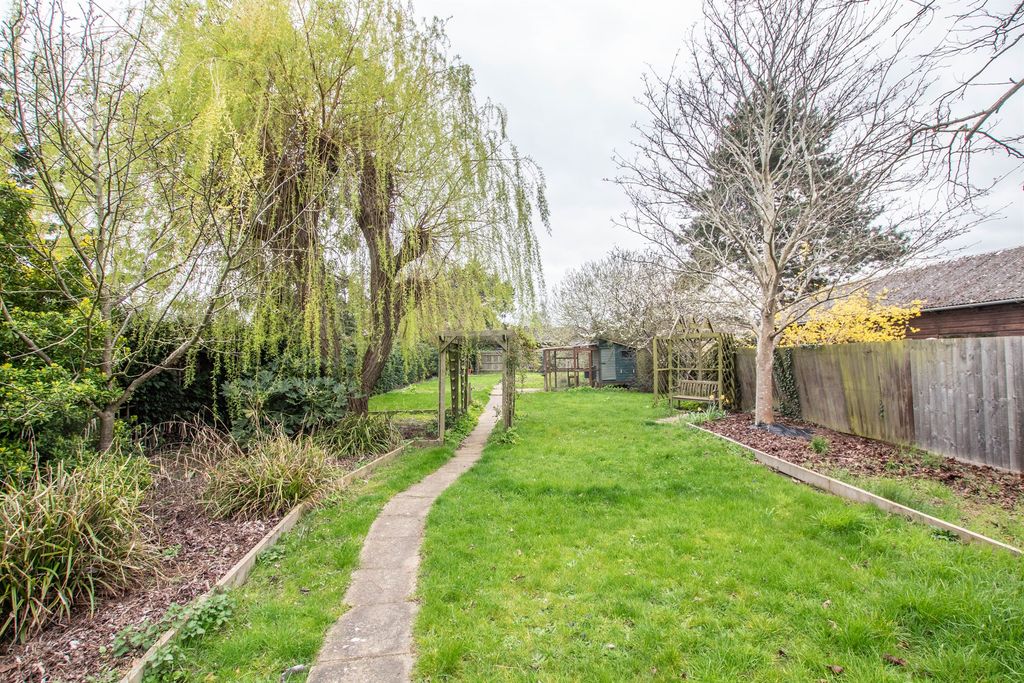 Property photo 2 of 20