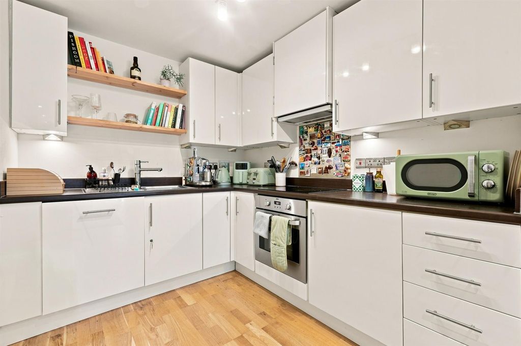 Property photo 3 of 9 3