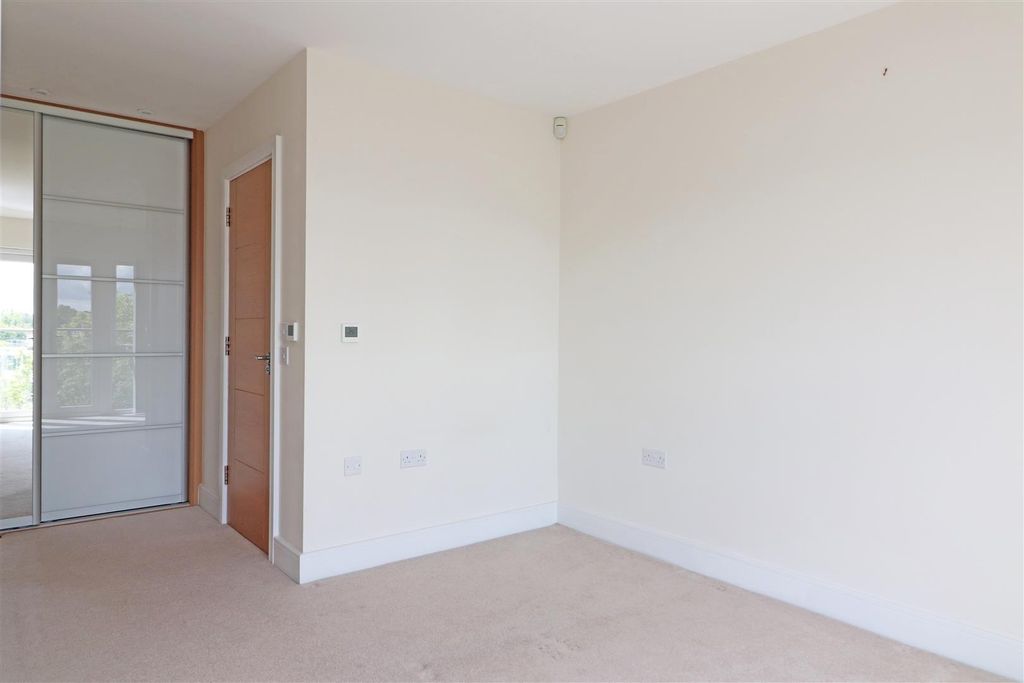 Additional image 12 of 2 bed flat for saleLondon Road, East Grinstead RH19