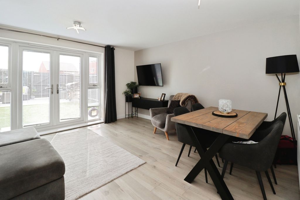 Property photo 2 of 16 Photo