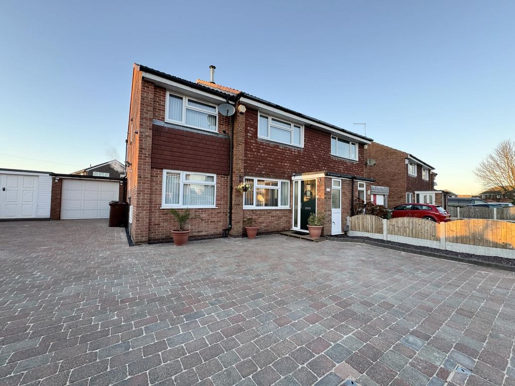 Property photo 3 of 26 Front (Exterior)