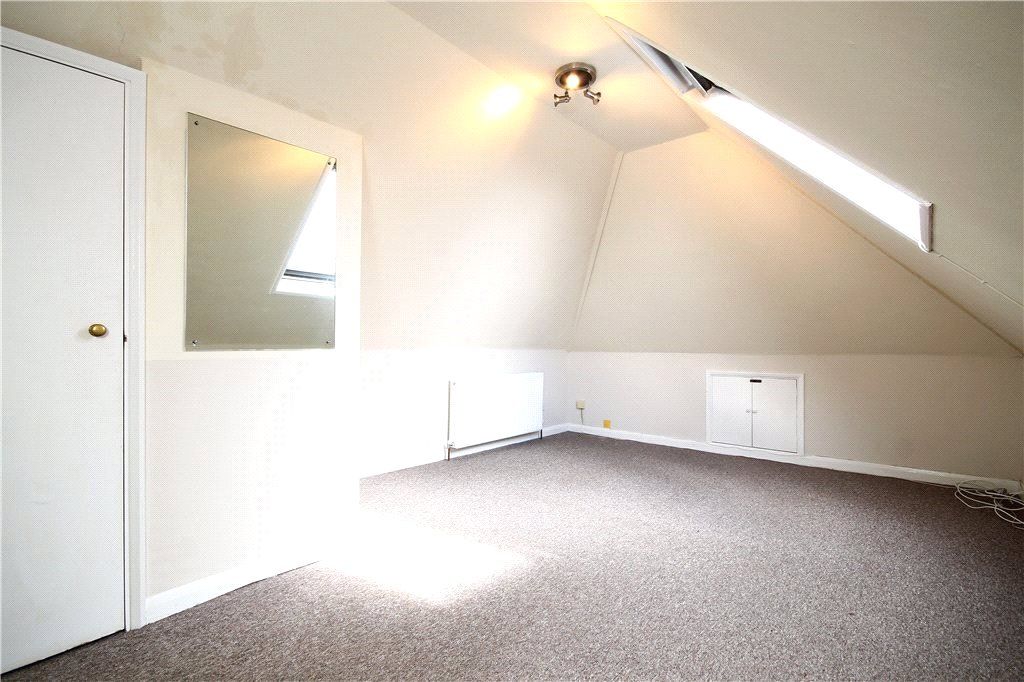 Property photo 3 of 8 Bedroom
