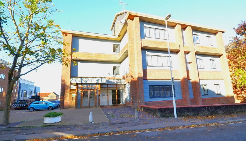 Property photo 1 of 10 Front