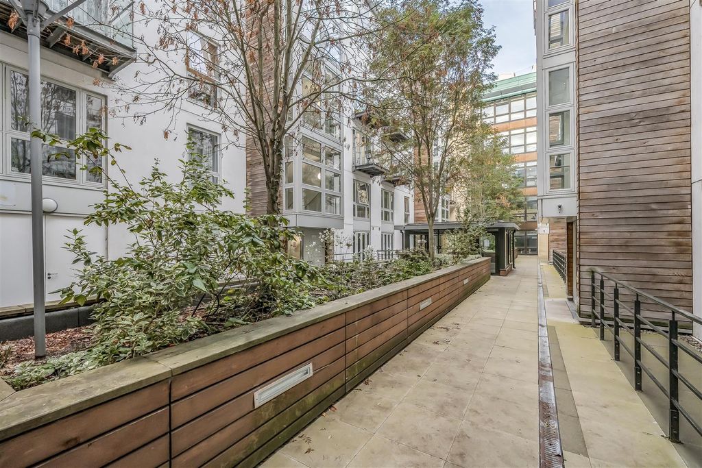 Property photo 3 of 16 Hollis Morgan Residential Sales