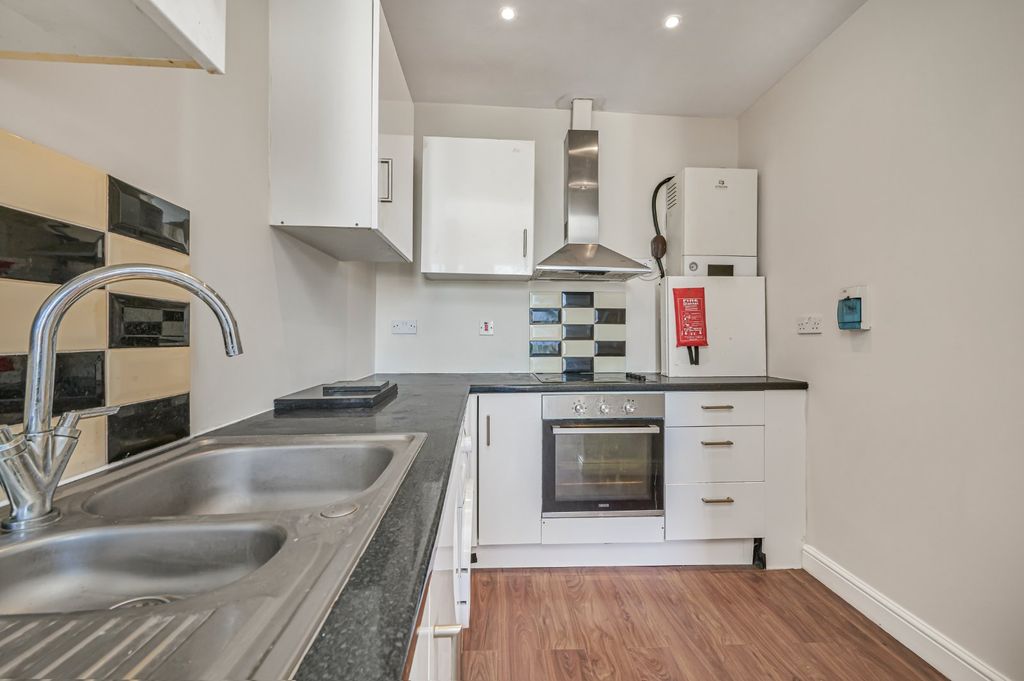 Property photo 2 of 8 Picture No. 26