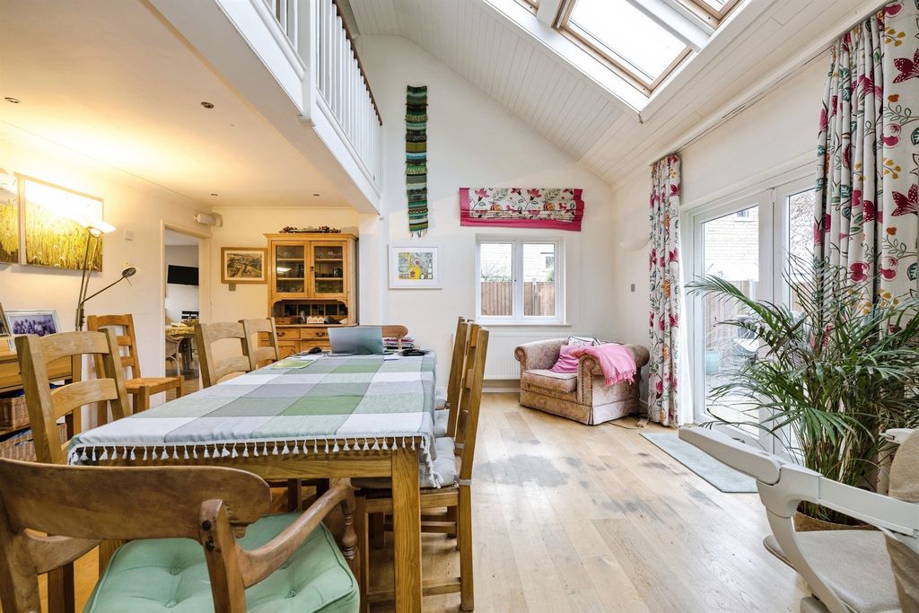 Property photo 3 of 18