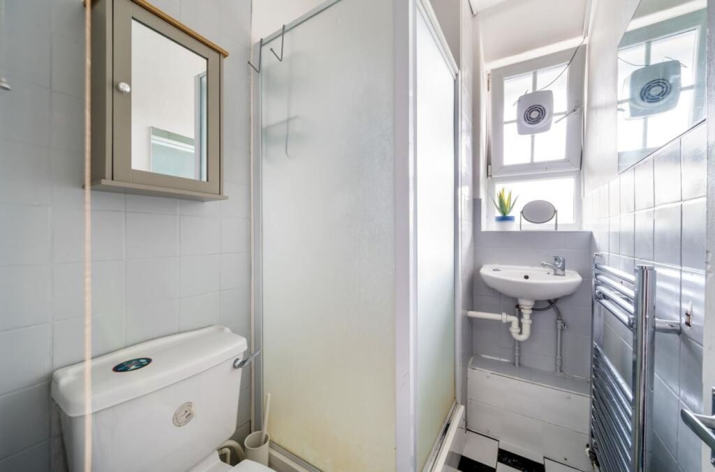 Property photo 2 of 3