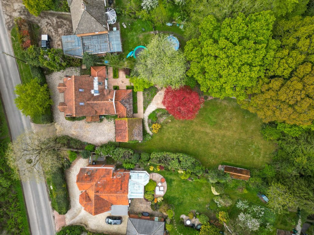 Property photo 3 of 25 3960348