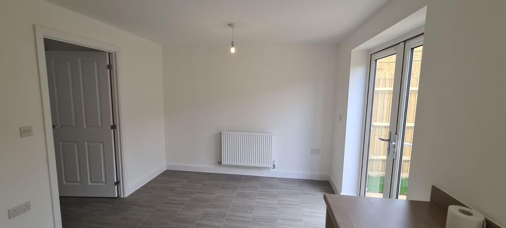 Property photo 3 of 12 Image