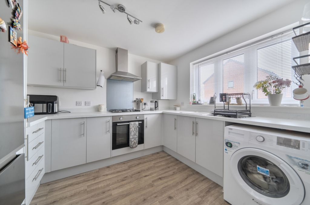 Property photo 3 of 13 1430519-9-69B7Dfc83E25F