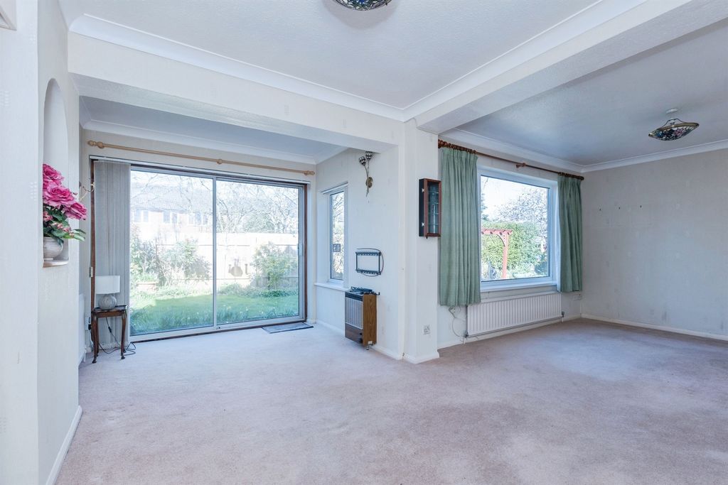 Property photo 2 of 20