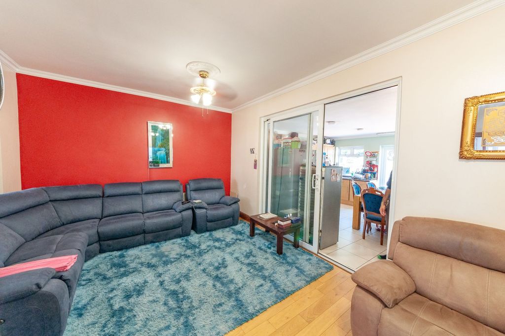 Property photo 2 of 21