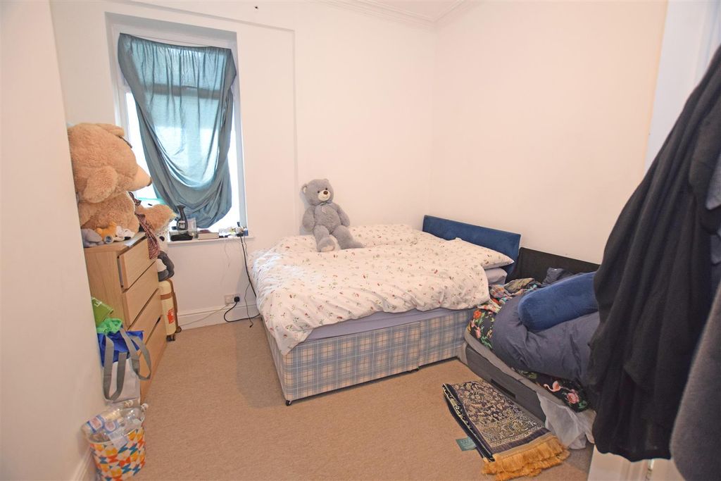 Property photo 3 of 7 Bedroom2.Jpg