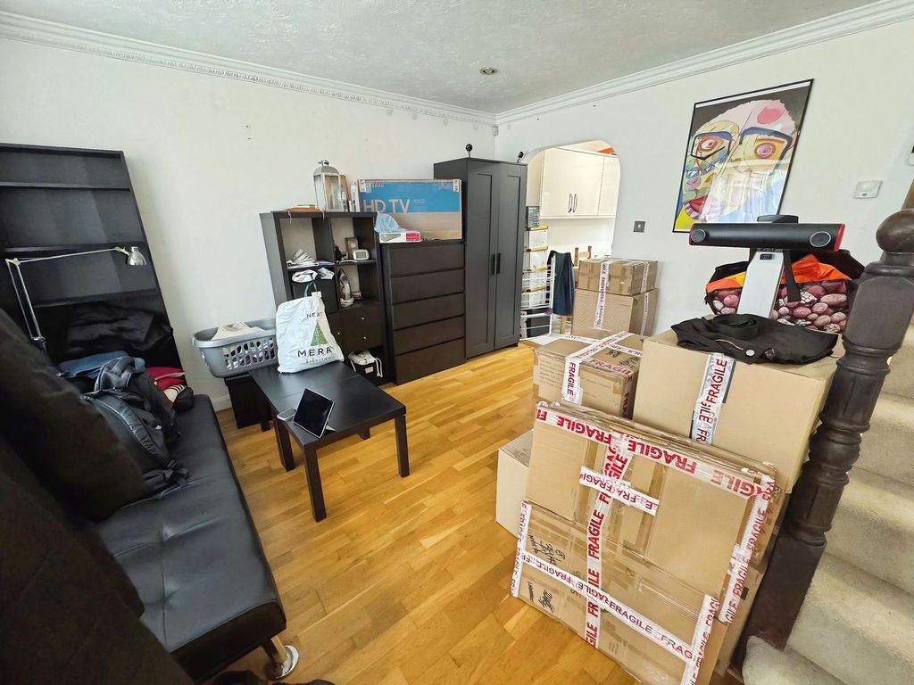 Property photo 3 of 7