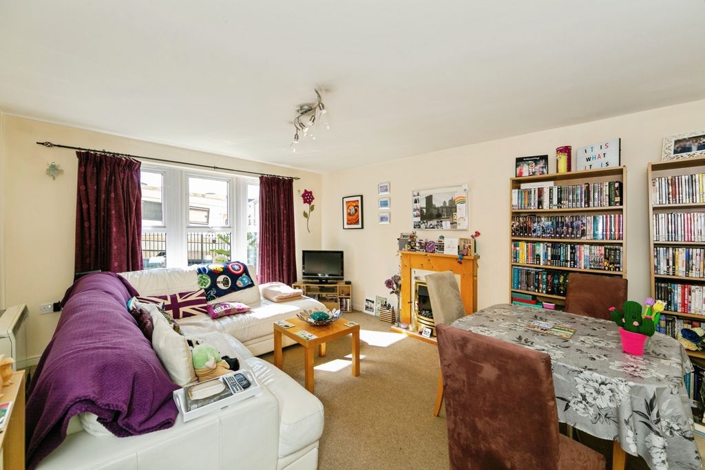Property photo 2 of 16 Photo
