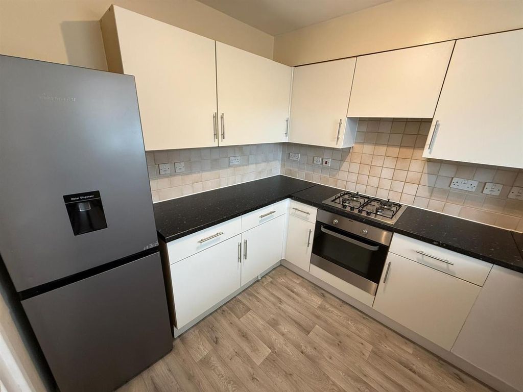 Property photo 3 of 12 3.Jpg
