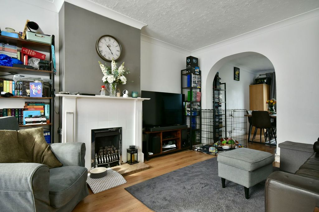 Property photo 3 of 11