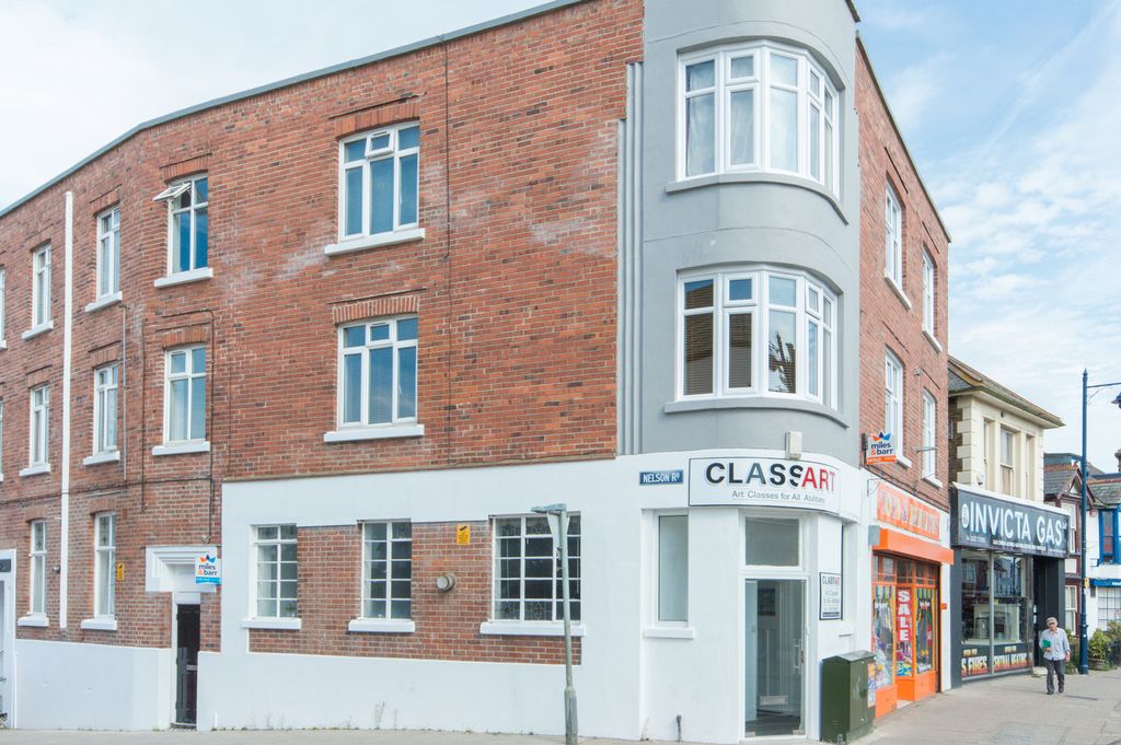 Property photo 1 of 9 Nelson Road, Whitstable