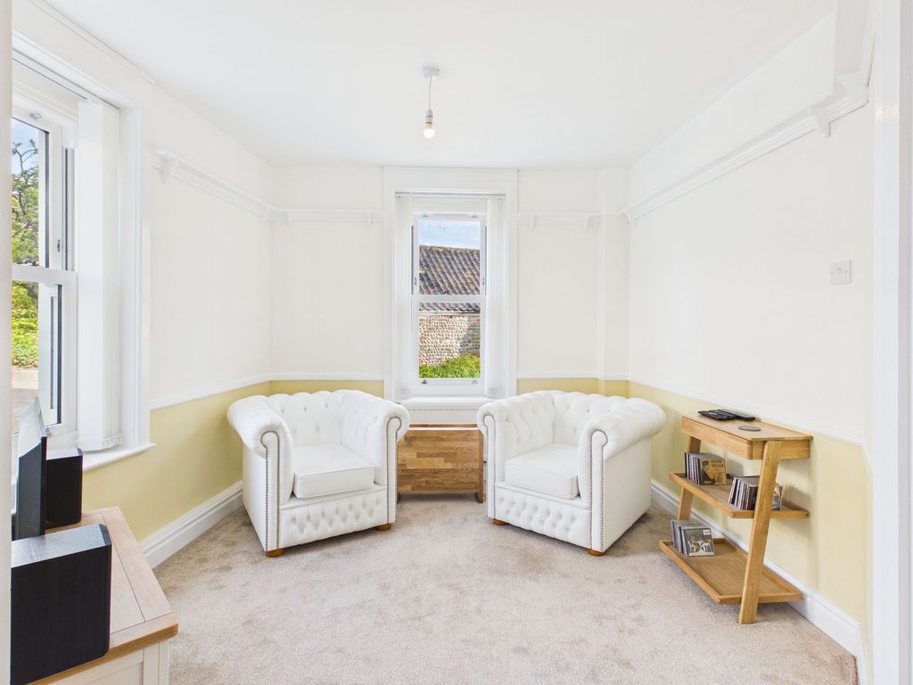 Property photo 3 of 18