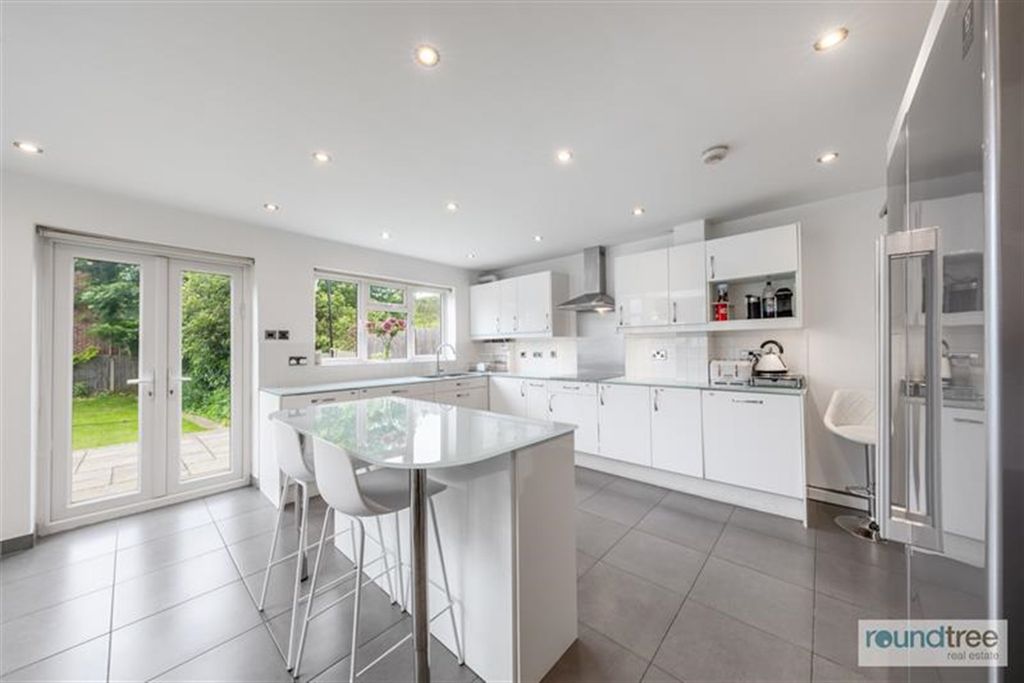 Property photo 1 of 13 (Main)