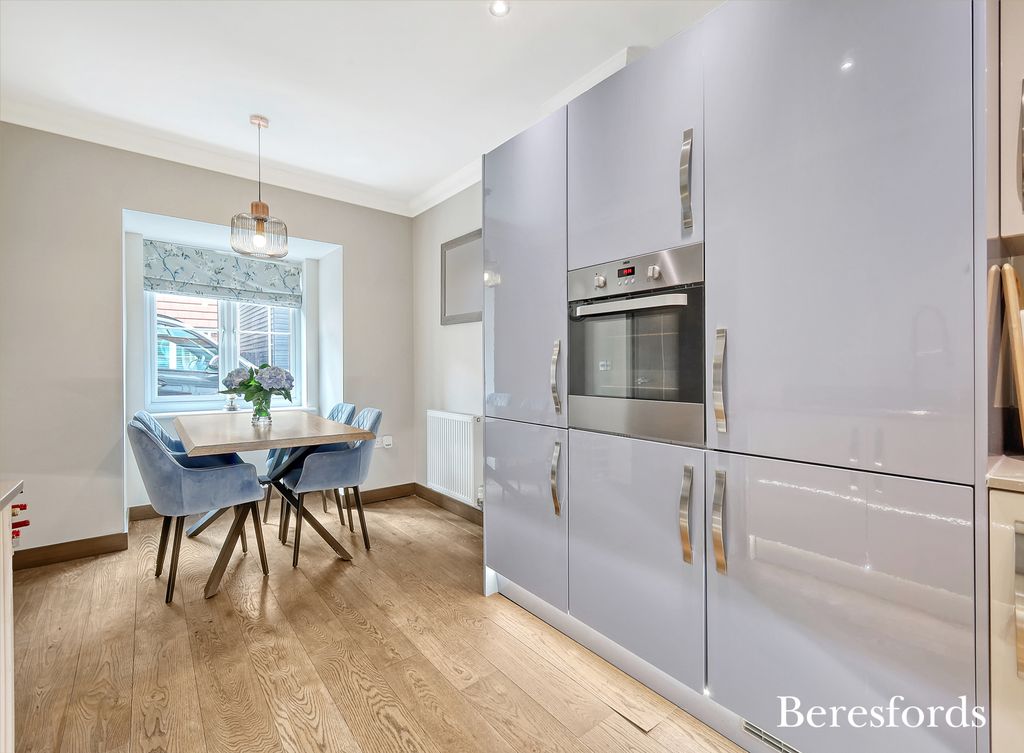 Property photo 2 of 16 Kitchen/Dining