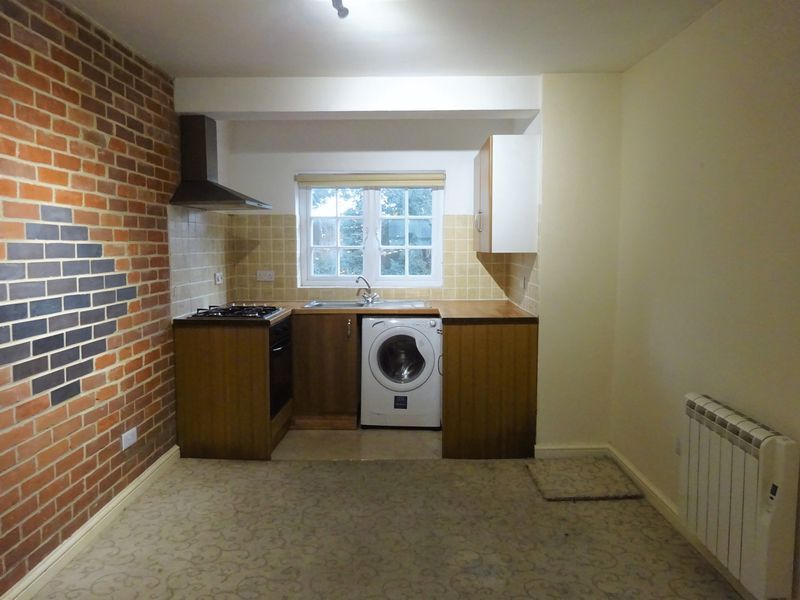 Property photo 2 of 8 Photo 7