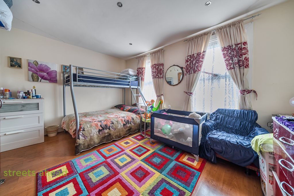 Property photo 3 of 14 8B73Ba92-A8A5-4E4...
