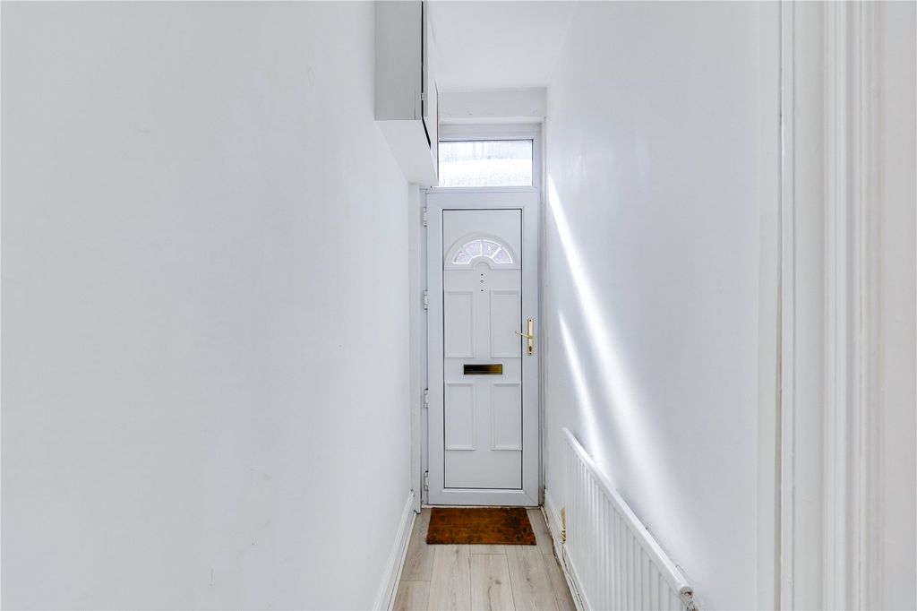 Property photo 2 of 24 Picture No. 37
