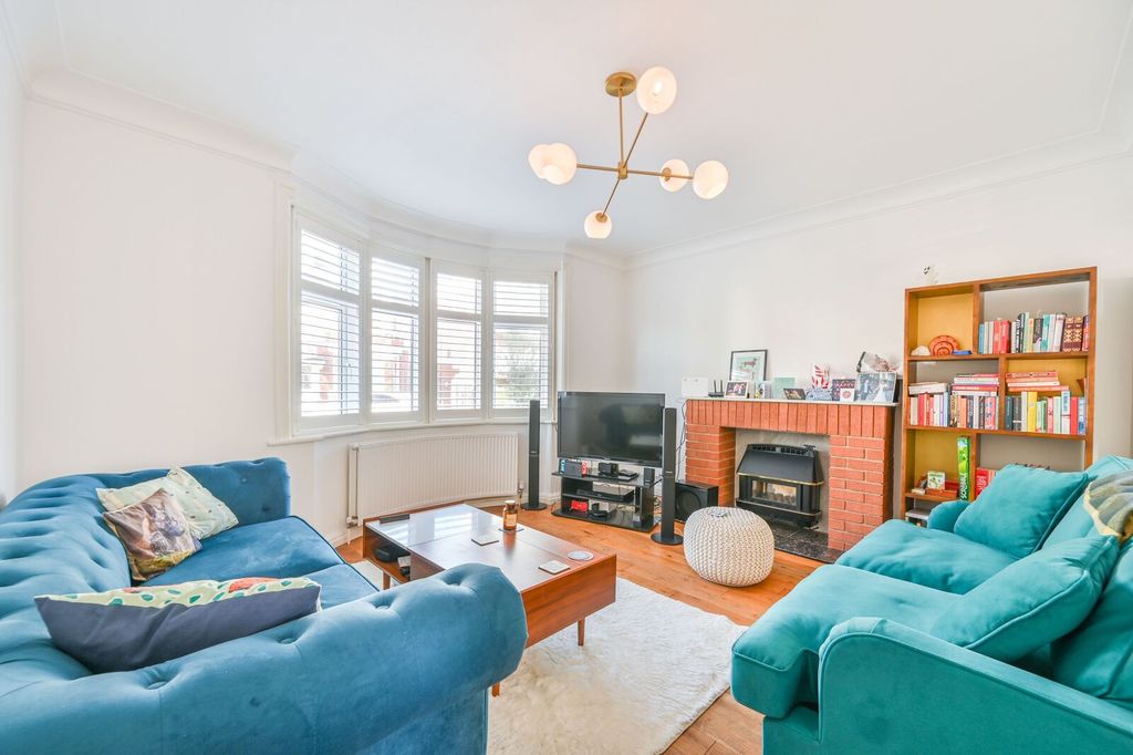 Property photo 3 of 16