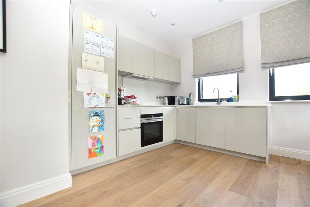 Property photo 3 of 11 Picture No. 02