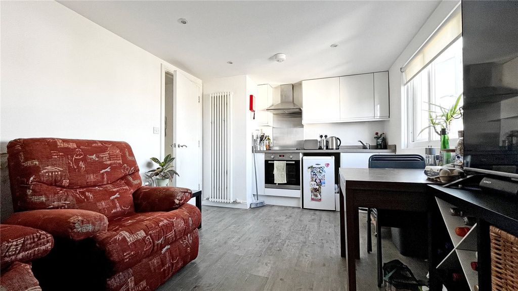 Property photo 3 of 7 Picture No. 05