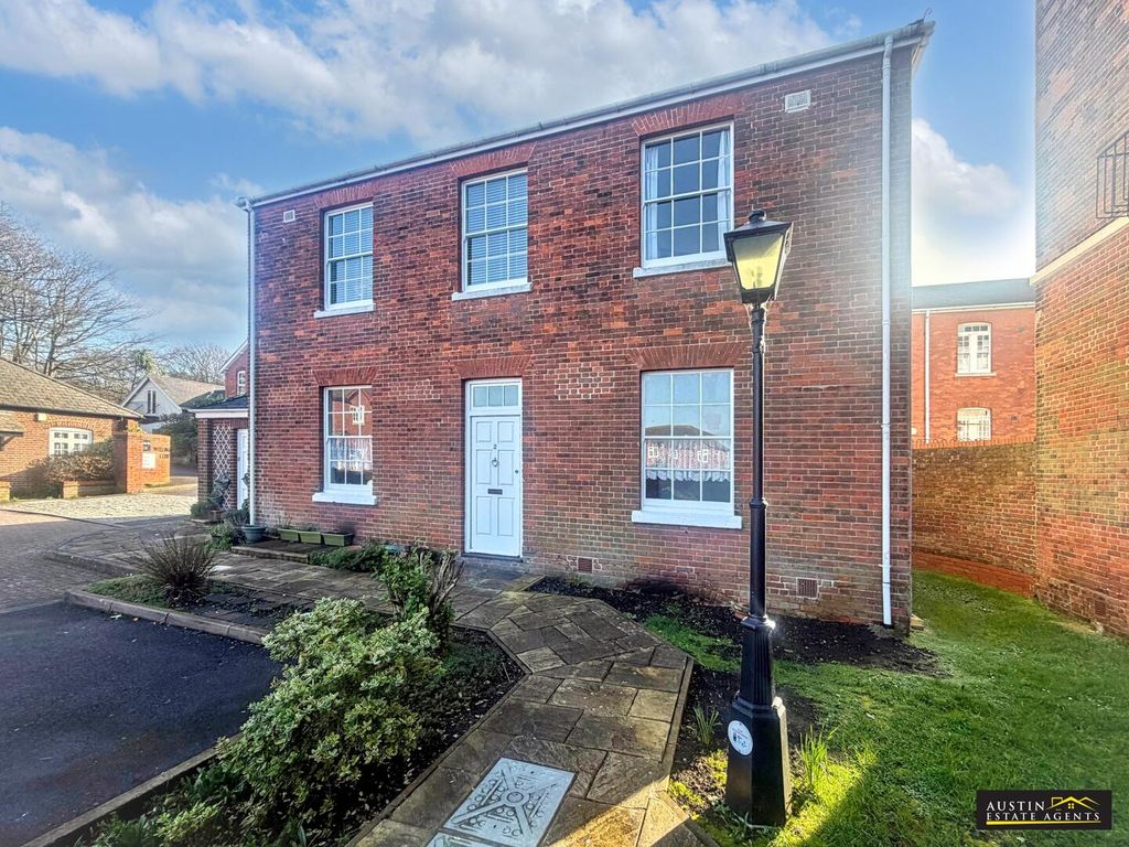 Property photo 1 of 12 Front (Exterior)