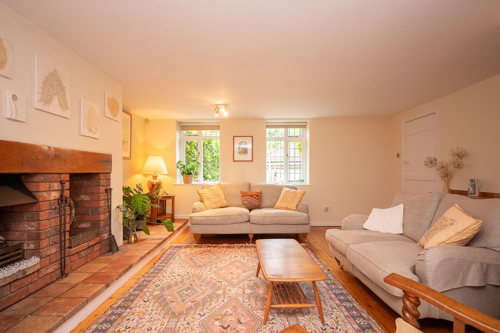 Property photo 3 of 17