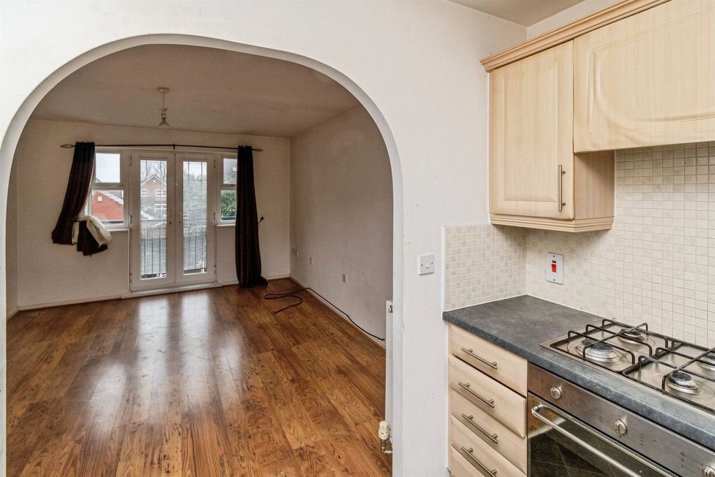 Property photo 3 of 19