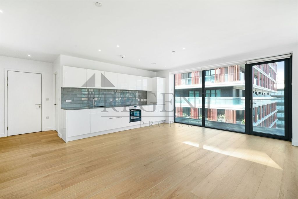 Property photo 2 of 17 Open Plan