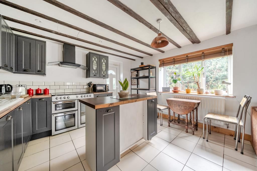 Property photo 3 of 20 Kitchen