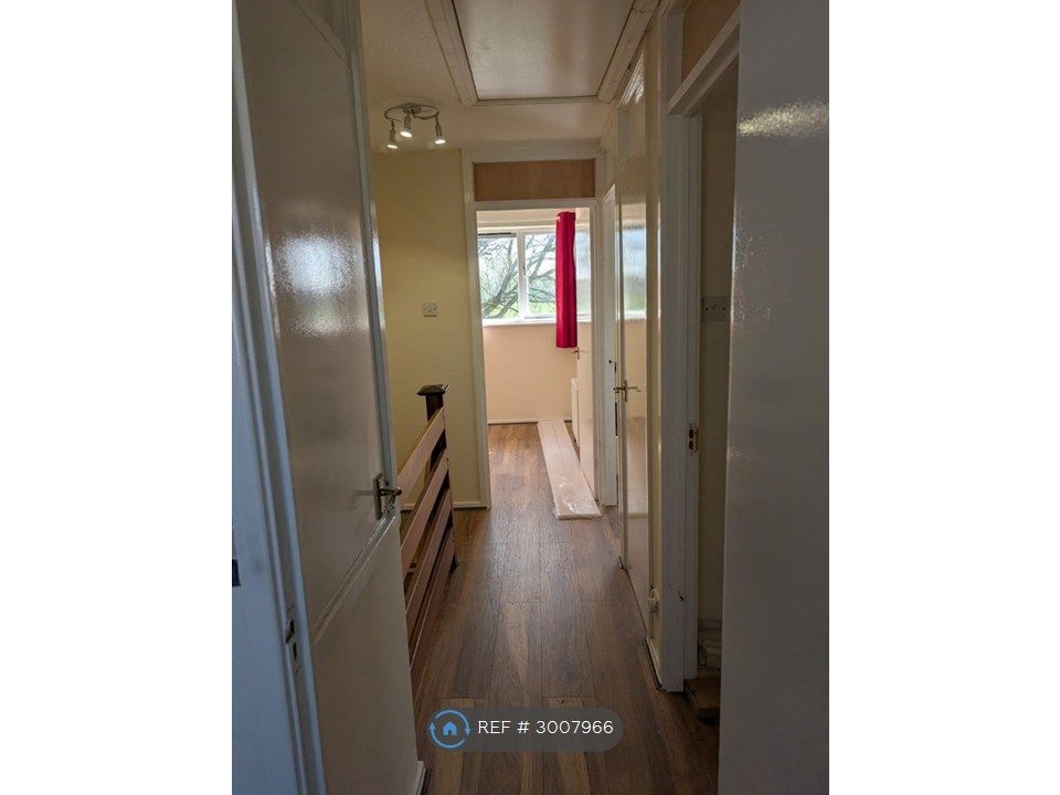 Property photo 2 of 13 Hallway Upstairs