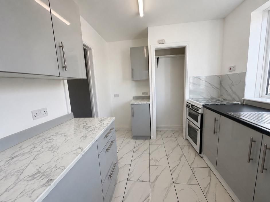 Property photo 3 of 13 502C5B89-Da55-46D1-886B-Cbecdd070B21-Compressed.Jp