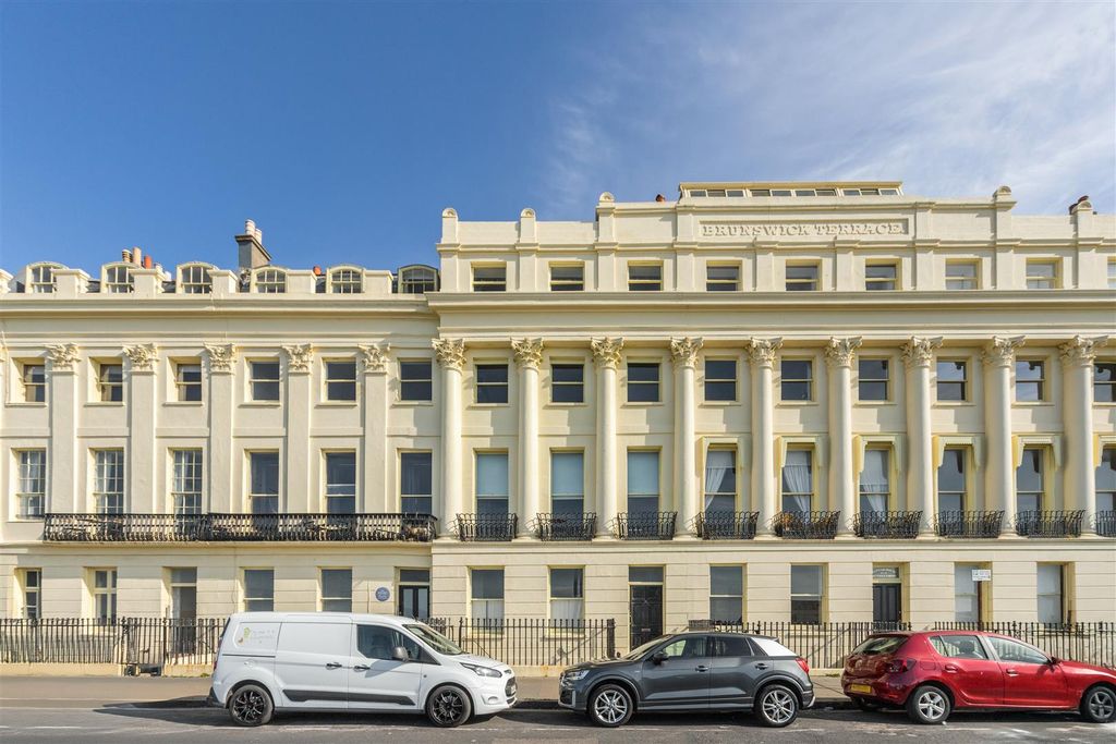 Property photo 1 of 41 14A Brunswick Terrace-2.Jpg