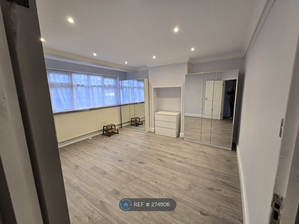 Property photo 3 of 20 Bedroom Room 1