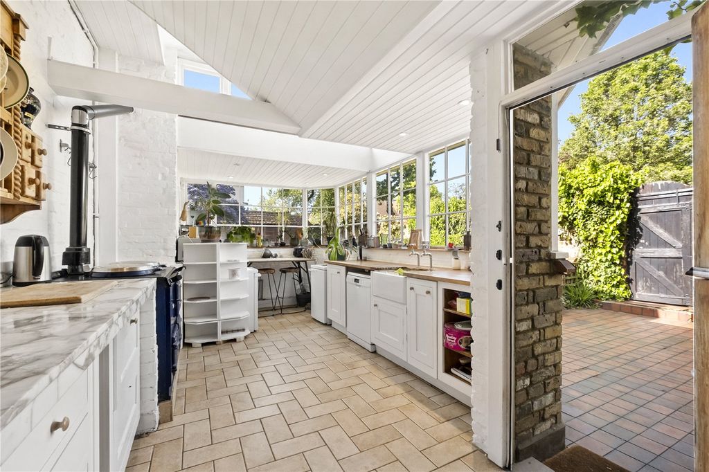 Property photo 2 of 14 Kitchen