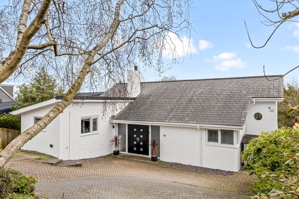 Property photo 1 of 20