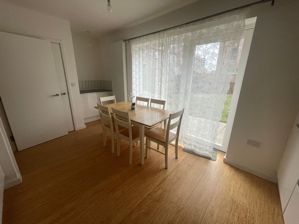 Property photo 3 of 14 Balcony